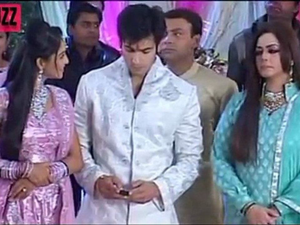 Manvi Suffers from CANCER in Ek Hazaaron Mein Meri Behna Hai 15th February 2012