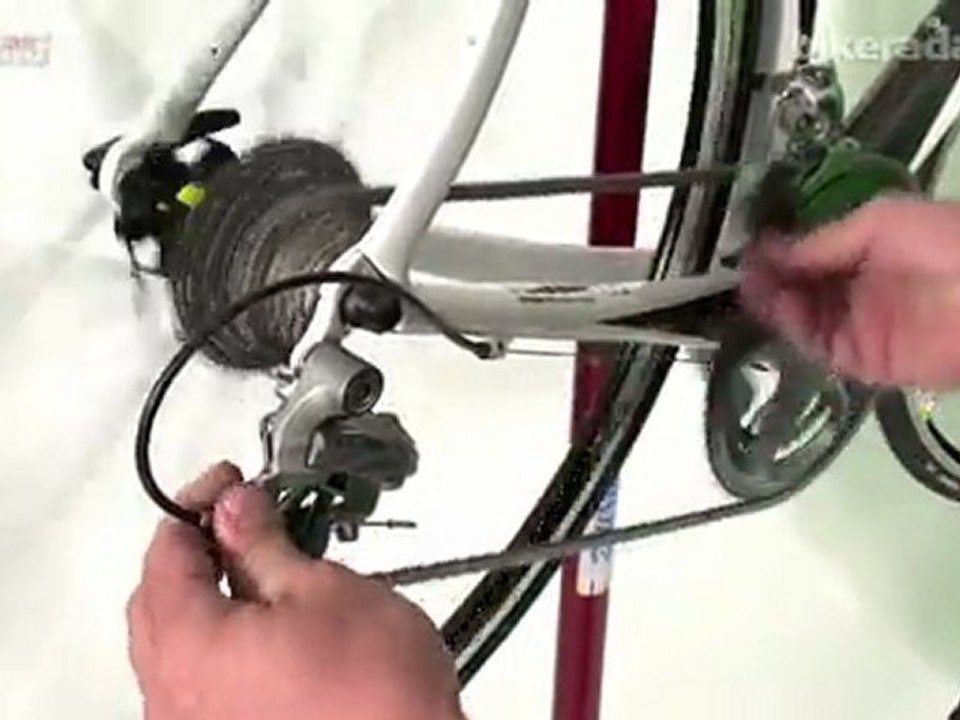 How to tune your brakes and gears - Unior Tools road maintenance guide: part 1