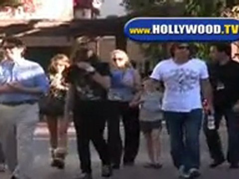Miley Cyrus and Family Spotted At Universal Studios.