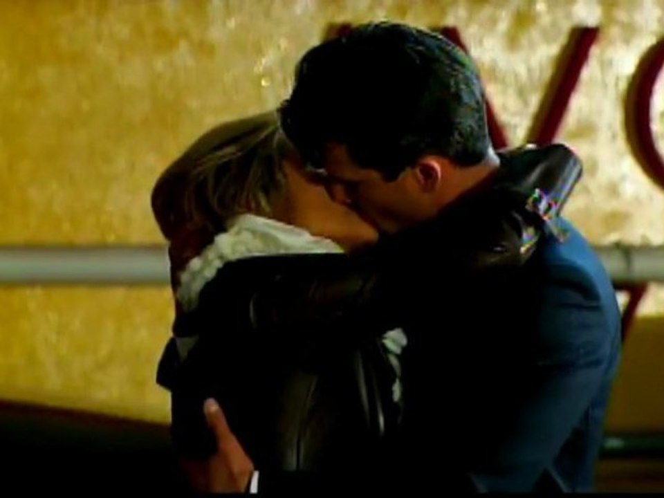 UFCS: Vicente ve a Pina y a Sebastian besandose( cap.261)