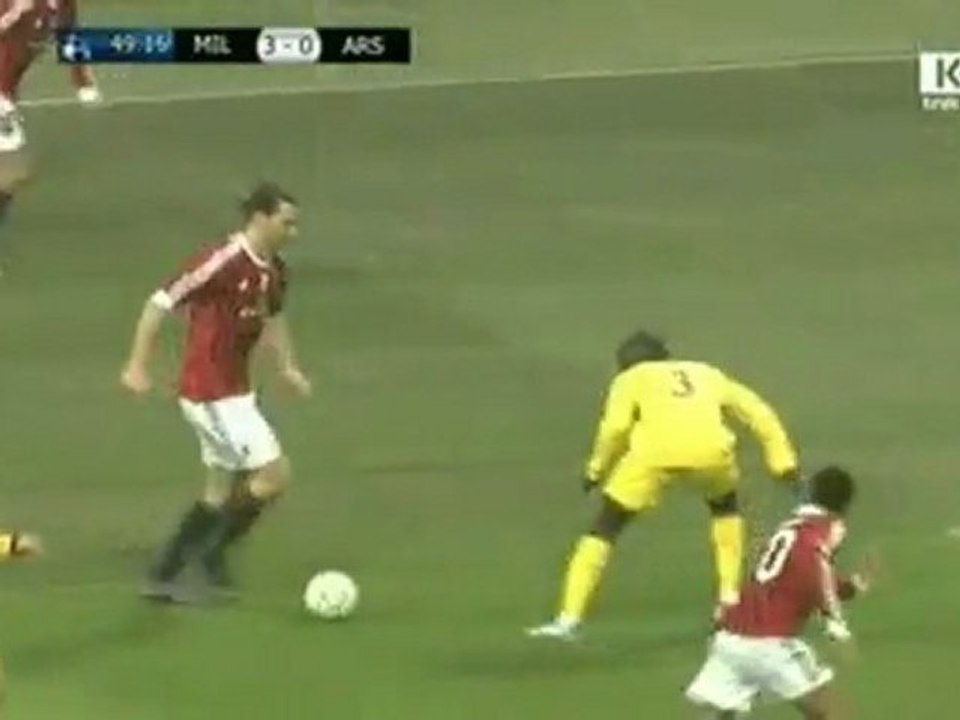 Video clip _ Robinho lập cú đúp nới rộng khoảng cách (LIVE_ Milan 3-0 Arsenal) _ Bong da