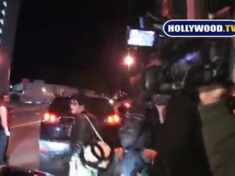 Kelly Osbourne Leaves Hamburger Hamlet On Friday Night