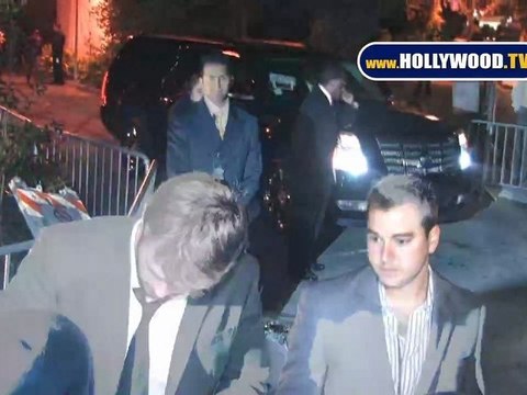 Chris Hemsworth Signs Autographs For Fans At Spike TVs SCREAM 2010