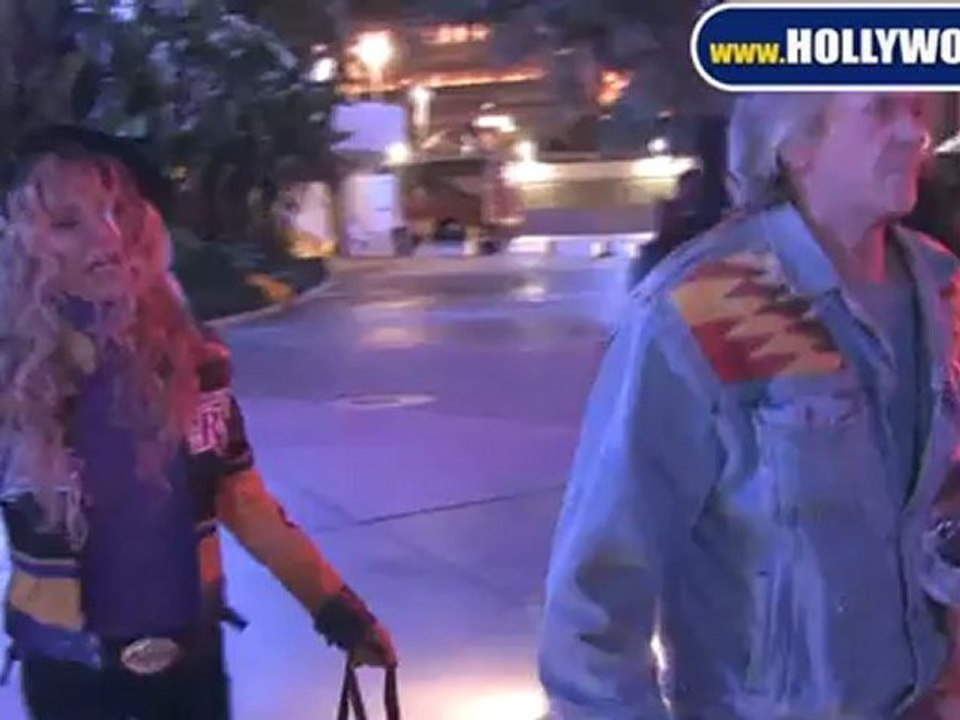 EXCLUSIVE: Dyan Cannon Visits Staples Center, But Not Hollywood Xmas Parade