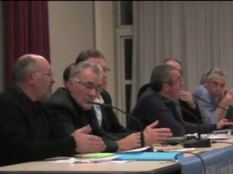 réunion sur les barrages à Isigny-le-Buat (50) - #4 - intervention des élus Gérard et Dewitte