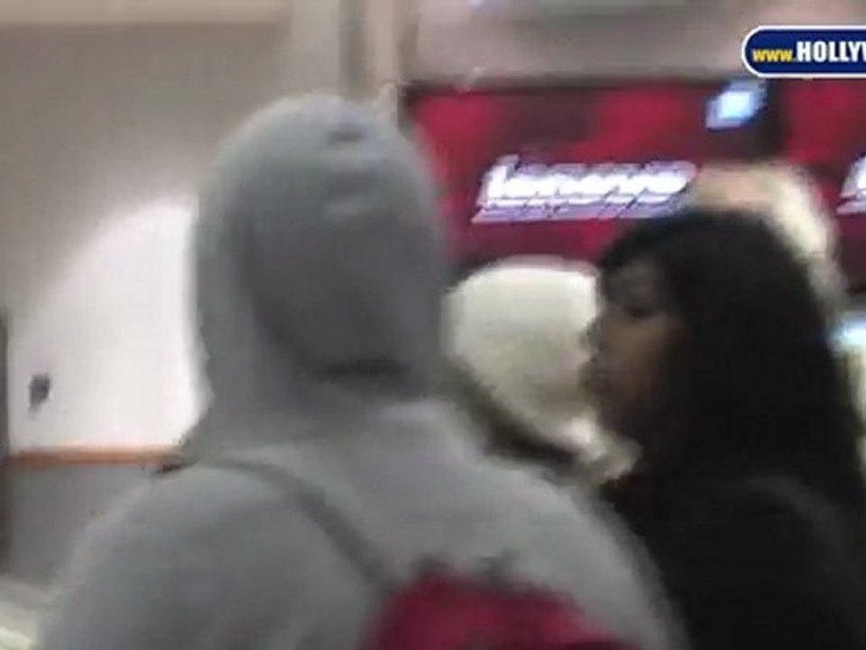 EXCLUSIVE: Tracey Ullman Spotted at LAX