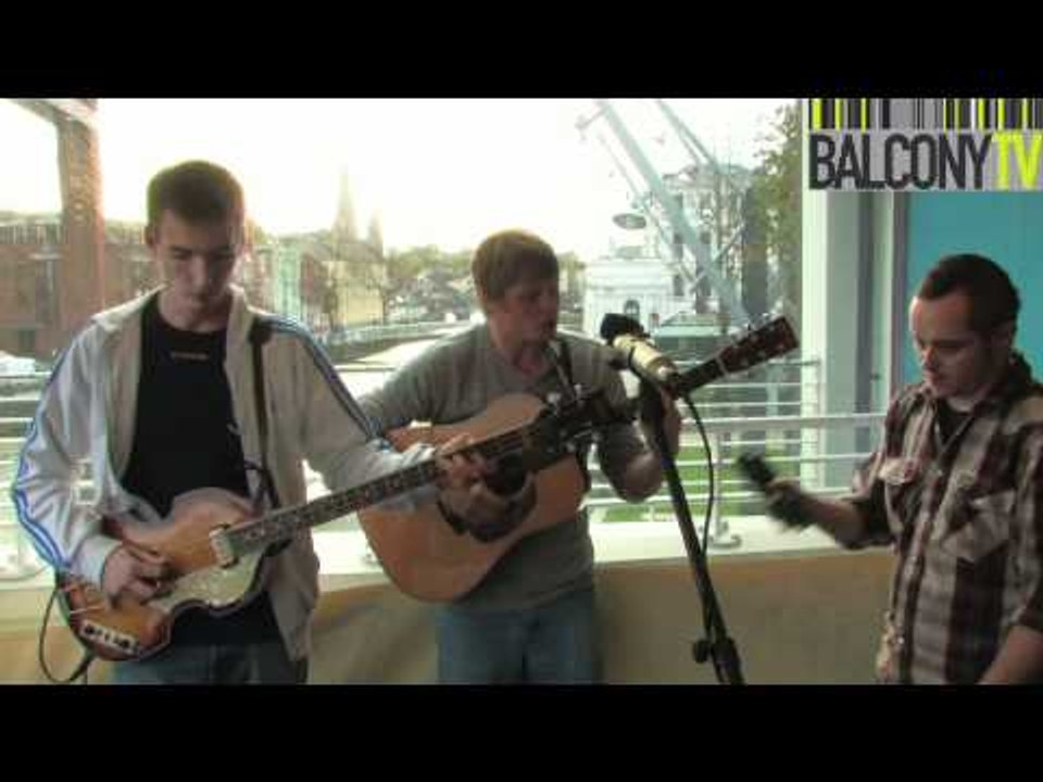 THE WALL STREET THIEVES - MOONLIGHT ROMANCE (BalconyTV)
