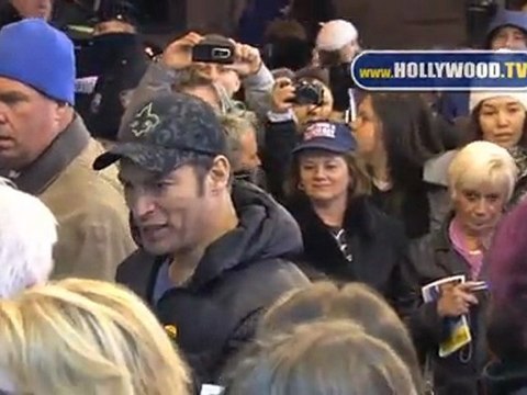 Harry Connick Jr. signs autographs at St. James Theatre