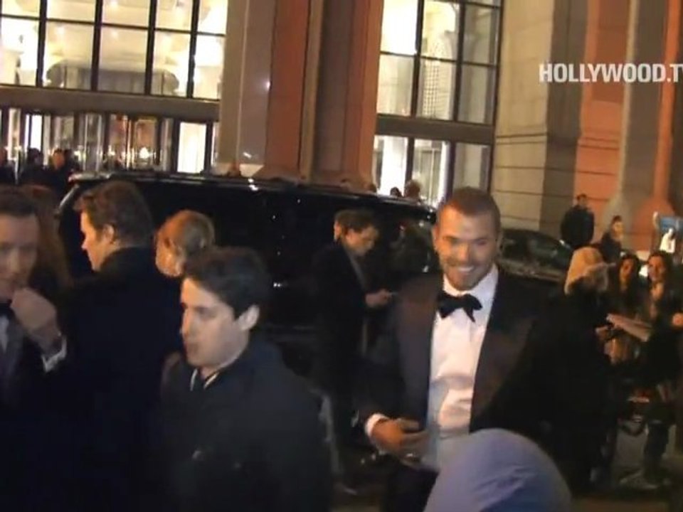 Kellan Lutz greets fans at amfAR New York Gala