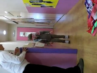 caminant amb els ulls tencats.AVI