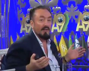 Küfürlü Şarkı Çalınca Kızlar Müdahale Etti medyarazzi.com