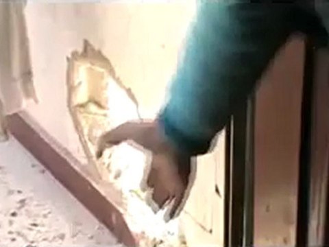 فري برس منزل مدمر و آثار القصف في كرم الزيتون حمص