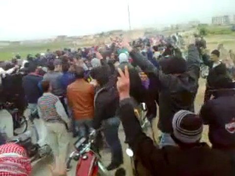 فري برس مدينة سلمية تشييع الشهيد مجد حمودي 14 2 2012 ج3