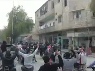 فري برس   مدينة سلمية تشييع الشهيد مجد حمودي 14 2 2012 ج1