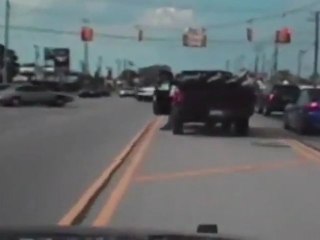 FAIL! Brakeless Driver Imitates Fred Flintstone, Uses Feet To Brake