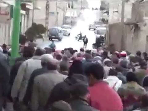 فري برس إدلب معرة النعمان تشييع الشهيد عبد الباسط غنوم 16 2 2012 ج1