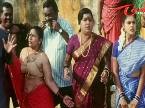 Village Uncles Enjoying Hot Show Of L B Sriram's Wife - Telugu Comedy