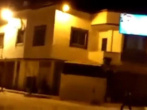 فري برس ريف دمشق يلدا رشم صورة السفاح في مبنى البلدية 14 2 2012