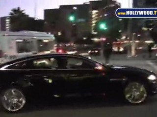 Mel Gibson Leaves Court, Driven Away