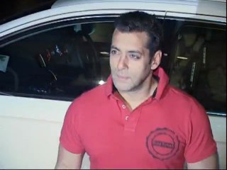 Salman Khan To Enter Hollywood Instead of Amitabh Bachchan? - Bollywood News