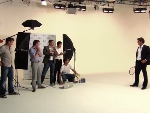 Amazing Roger Federer trickshot