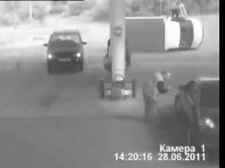 Gas Station Customer Doesn't Give a F***