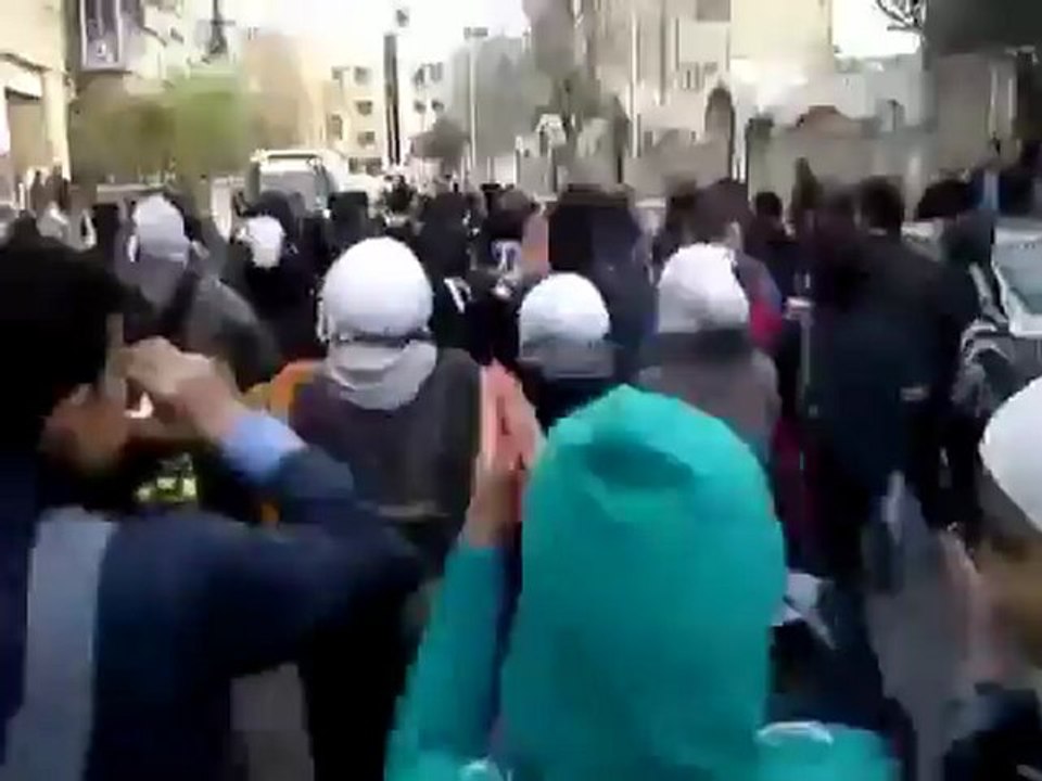 فري برس   دمشق الميدان مظاهرة طلابية حاشدة بالقرب من جامع الحسن 15 2 2012