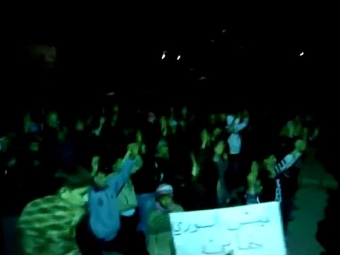 فري برس حماة مظاهرة لأشاوس طريق حلب رغم الحصار 15 2 2012