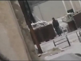 فري برس   حماة  لقطة صغيرة لأحد افراد الجيش الحر14 2 2012