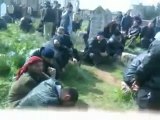 فري برس   حلب الاتارب دفن شهداء مجزرة عصابات الامن 15 2 2012