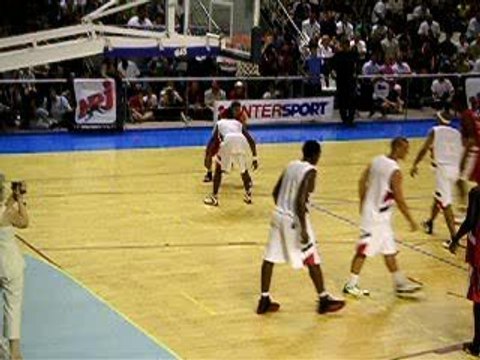 tony parker and boris diaw dunk