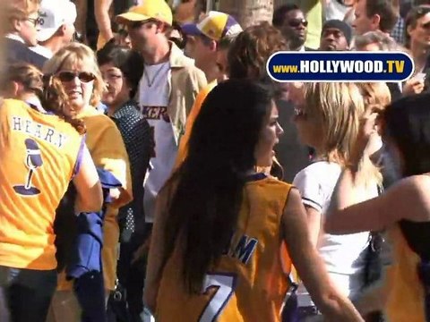 Kris Jenner And Kids At Staples Center