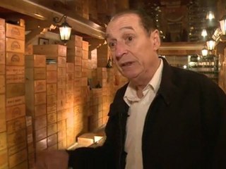 أربعون ألف زجاجة نبيذ في قبو واحد