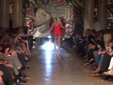 Hot model fails runway walk