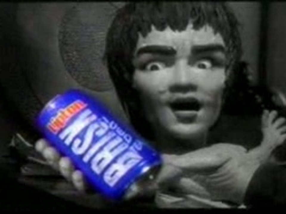 Martial Arts -  Bruce Lee vs Karate Kid