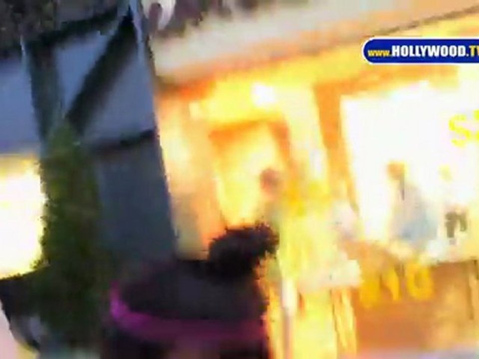 Nicole Murphy Gets Salon Treatment in Beverly Hills