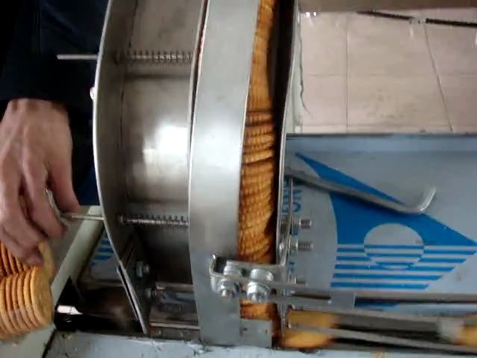 biscuit packing machine video/biscuit packing equipment video