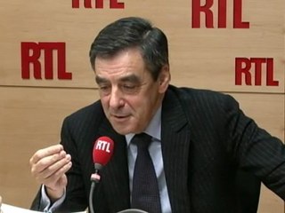 Fillon accuse à son tour Hollande de mentir