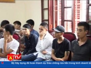 Hàng chục thanh niên lắc trong nhà nghỉ