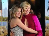 Jennifer Aniston Poses Separately From Justin Theroux at Wanderlust Premiere