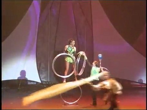 SVETLANA & YURIY-Hula-hoop presents Art agency Valentino
