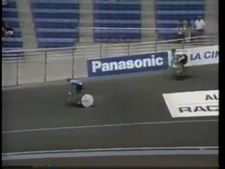 Cyclists bike slowly in sprint races!?