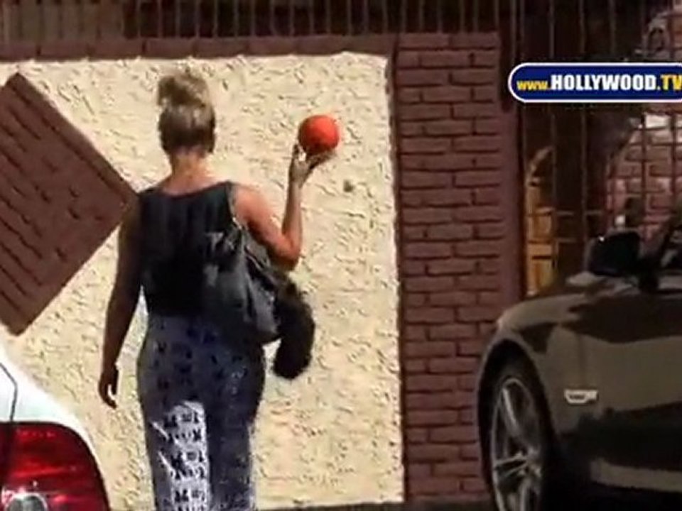 LaceySchwimmerDWTS HTV 100910