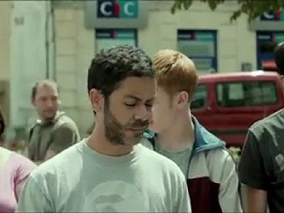 La bande-annonce du film "Radiostars" avec Manu Payet et Clovis Cornillac (2012)