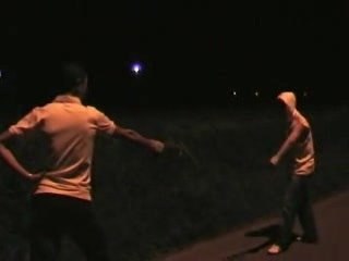 Bataille d'orties Cam & Moi