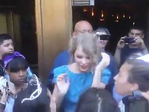 Taylor Swift is Good at Being Single