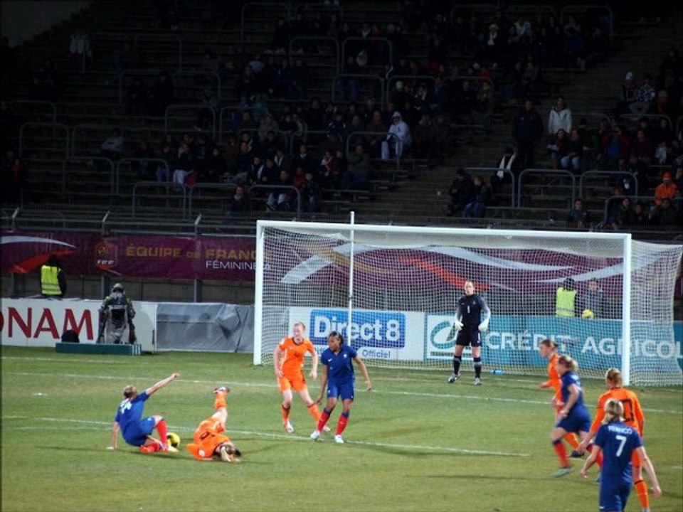 FRANCE  vs  PAYS BAS     15 02 2012  ( foot féminin ) match amical