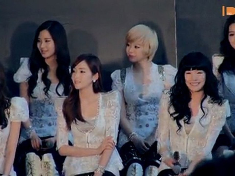 SNSD @Tour in Bangkok Press Conference (12/02/2012)