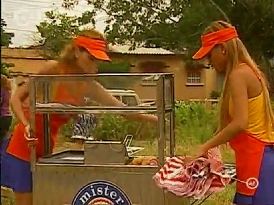 Csajok szilikon ez lesz a Paradicsom - 01x131