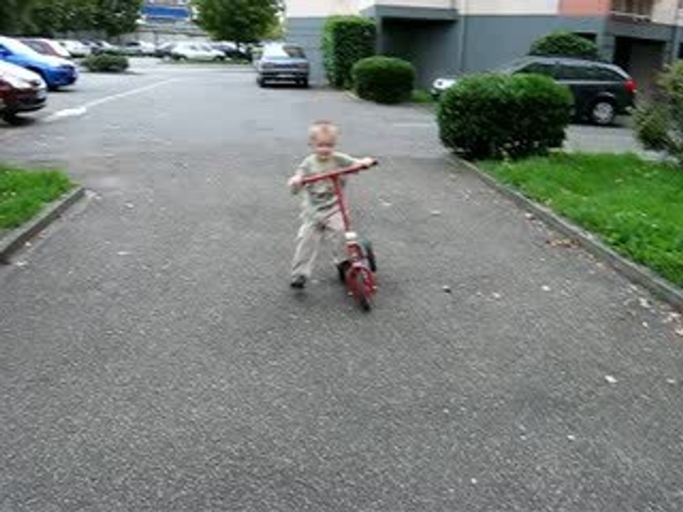 Olivier et sa trottinette !